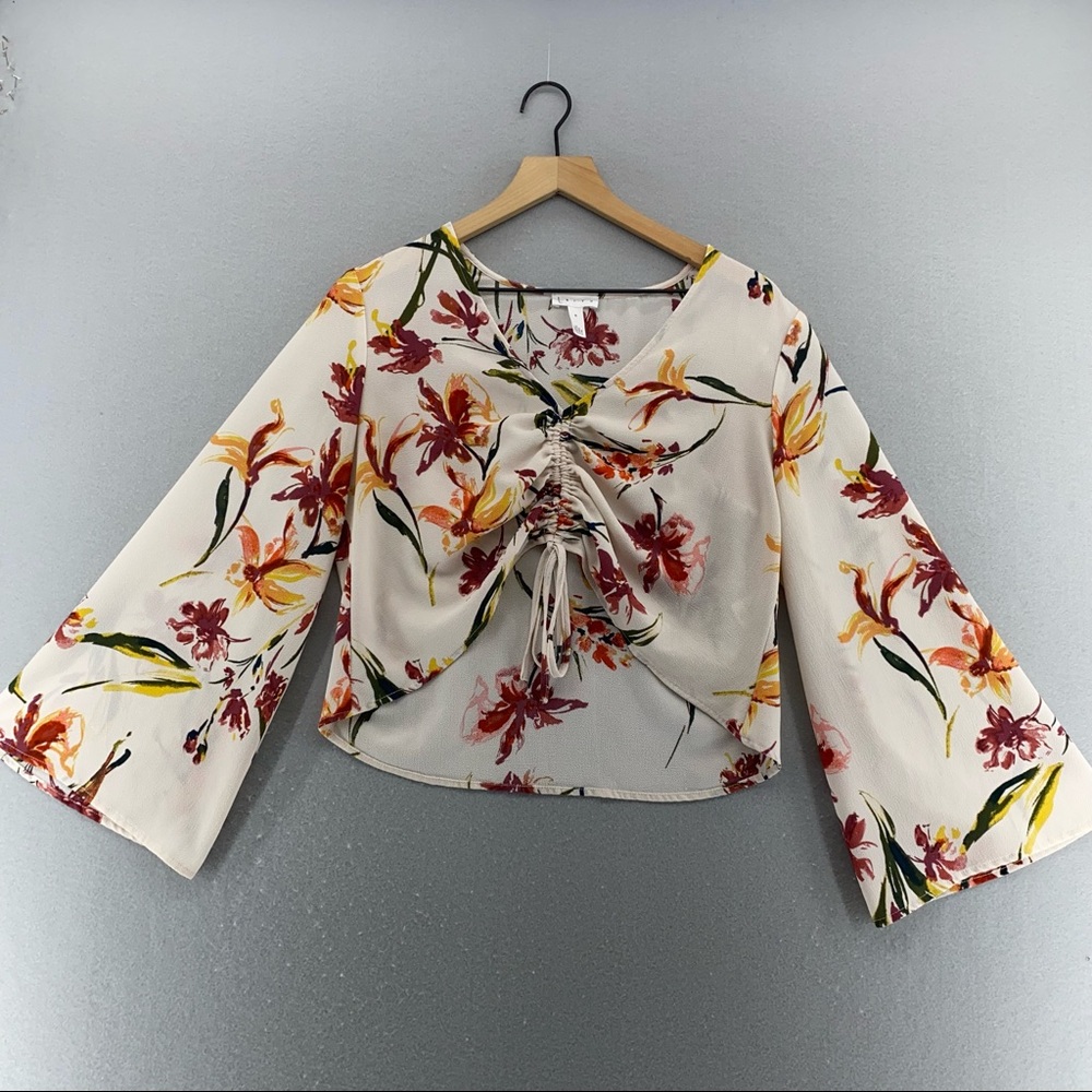 Crème and floral cropped cinch shirt size M
